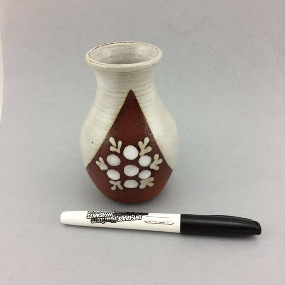 Small Handmade Vase Neutrals Rustic Terracotta - Picture 9 of 9